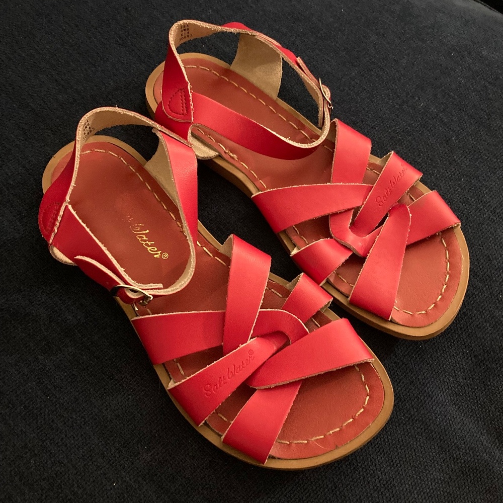 HOY salt water sandals - women’s size 7